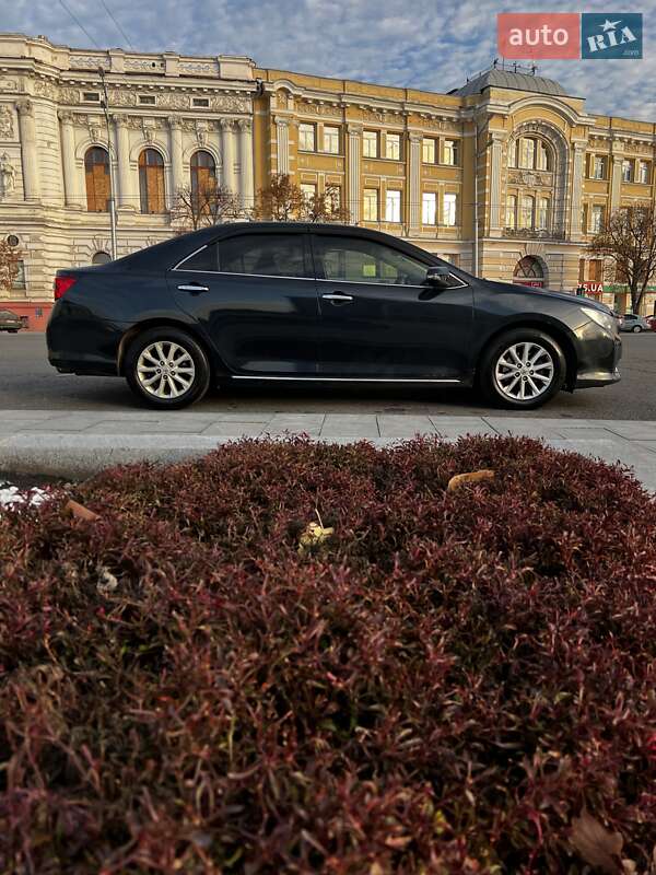 Седан Toyota Camry 2011 в Харькове