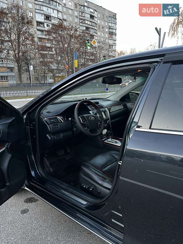 Седан Toyota Camry 2011 в Харькове