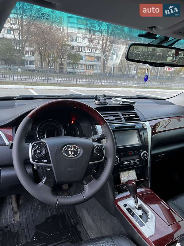 Седан Toyota Camry 2011 в Харькове