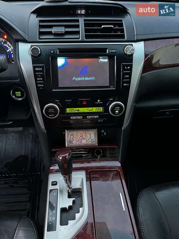 Седан Toyota Camry 2011 в Харькове