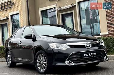 Седан Toyota Camry 2017 в Киеве
