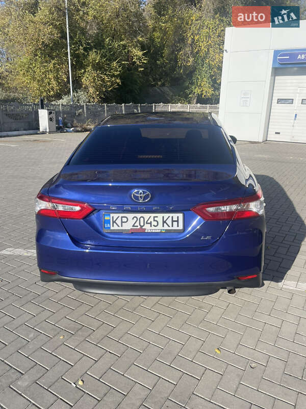 Седан Toyota Camry 2017 в Запорожье