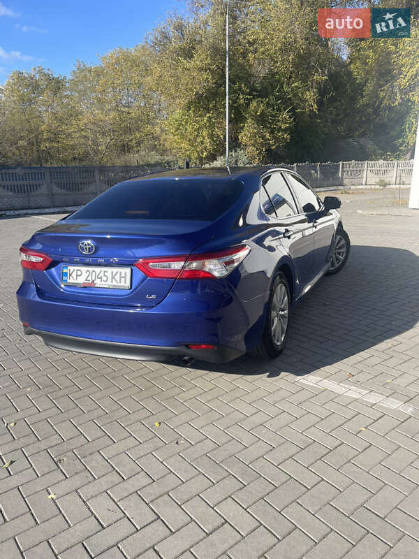 Седан Toyota Camry 2017 в Запорожье