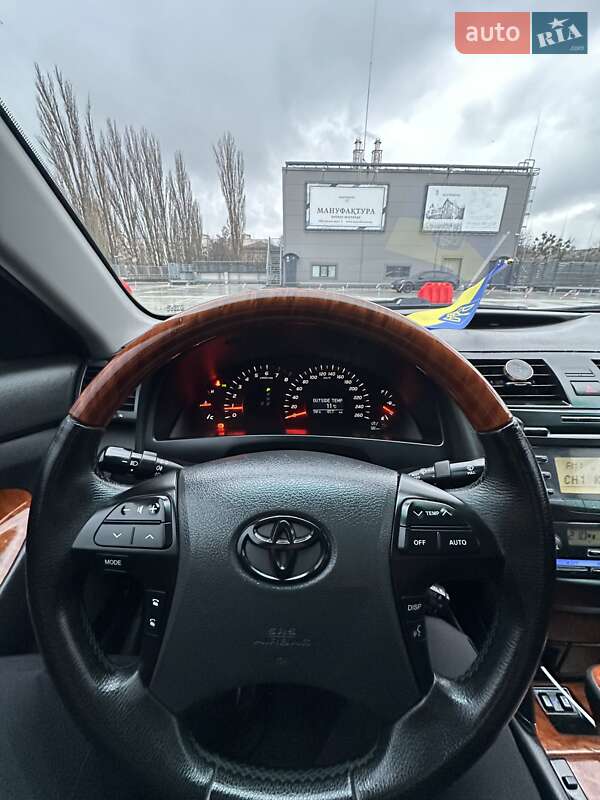 Седан Toyota Camry 2008 в Киеве