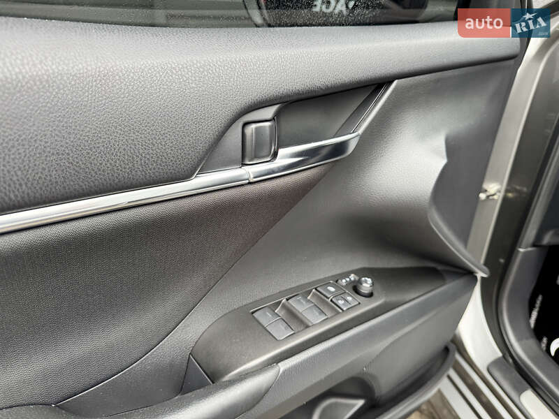 Седан Toyota Camry 2022 в Киеве фото 30 Седан Toyota Camry 2022 в Киеве