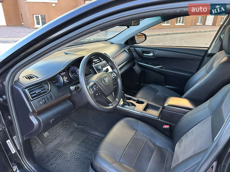 Седан Toyota Camry 2014 в Киеве