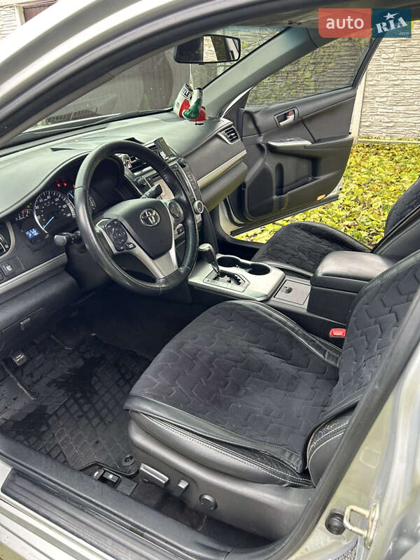 Седан Toyota Camry 2014 в Броварах