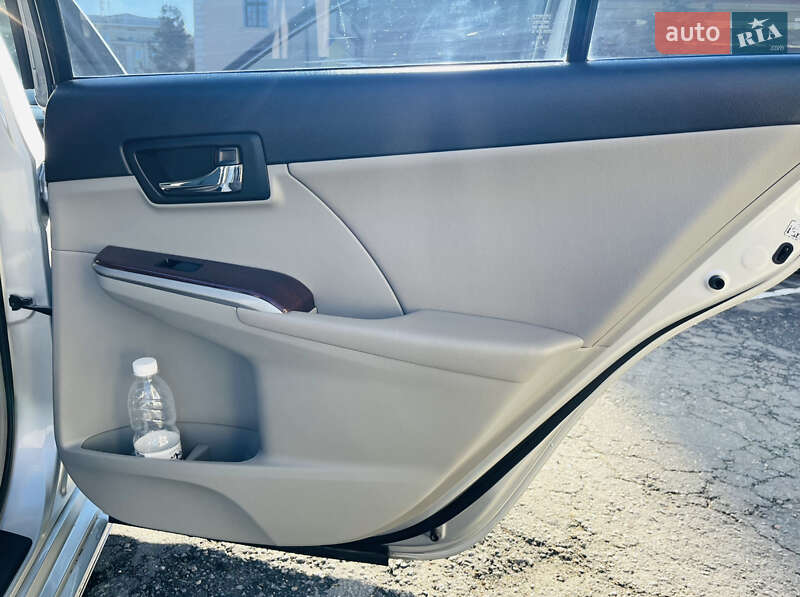 Седан Toyota Camry 2012 в Тернополе