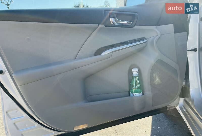 Седан Toyota Camry 2012 в Тернополе