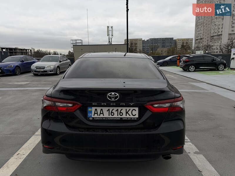 Седан Toyota Camry 2024 в Киеве