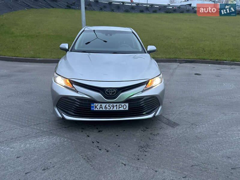Седан Toyota Camry 2017 в Киеве фото 2 Седан Toyota Camry 2017 в Киеве