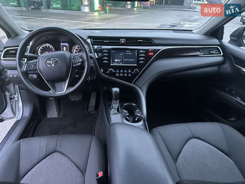 Седан Toyota Camry 2017 в Киеве фото 20 Седан Toyota Camry 2017 в Киеве