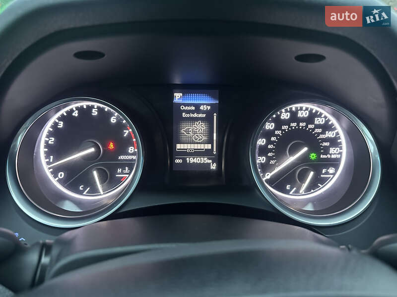 Седан Toyota Camry 2017 в Киеве фото 23 Седан Toyota Camry 2017 в Киеве