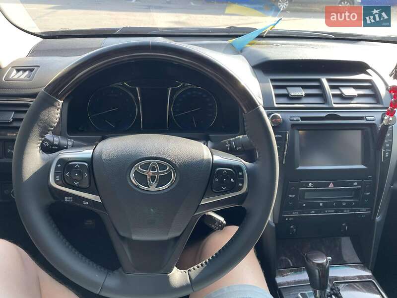 Седан Toyota Camry 2015 в Киеве
