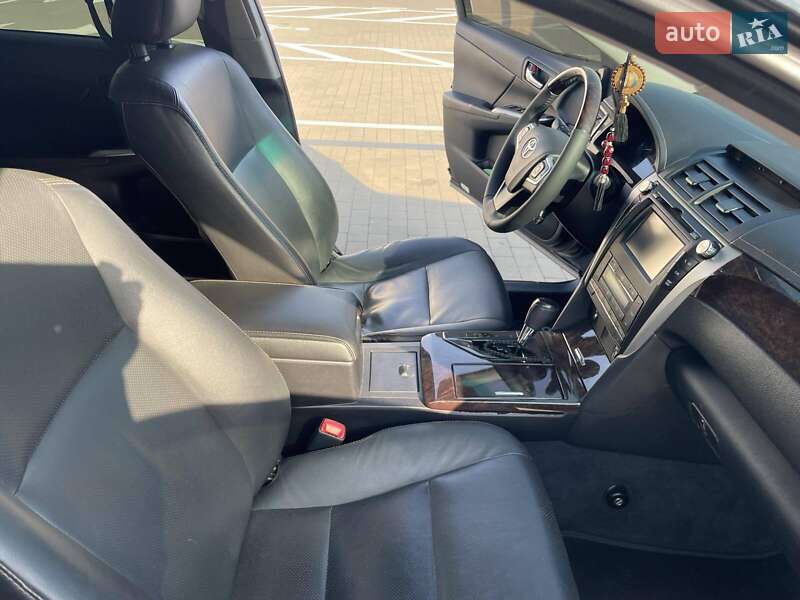 Седан Toyota Camry 2015 в Киеве