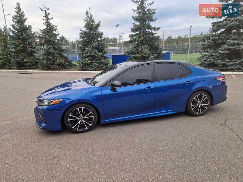 Седан Toyota Camry 2017 в Киеве фото 2 Седан Toyota Camry 2017 в Киеве