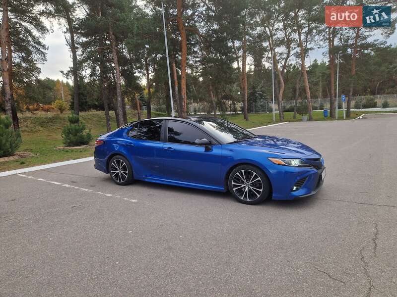 Седан Toyota Camry 2017 в Киеве фото 17 Седан Toyota Camry 2017 в Киеве