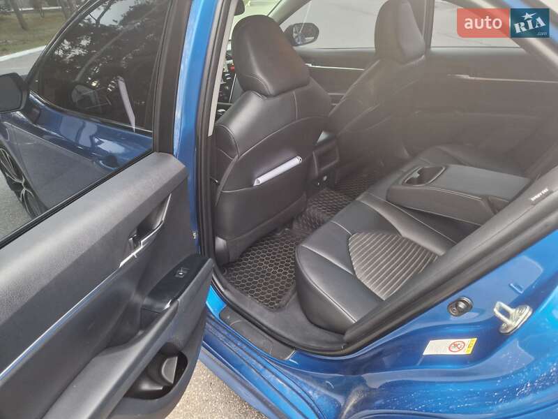 Седан Toyota Camry 2017 в Киеве фото 29 Седан Toyota Camry 2017 в Киеве