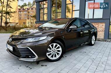 Седан Toyota Camry 2021 в Нетешине