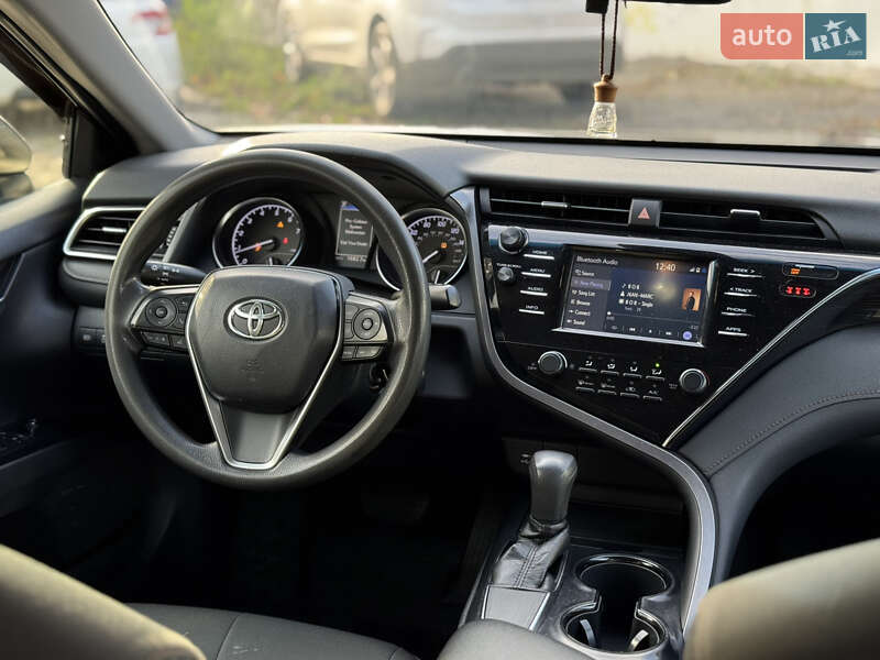 Седан Toyota Camry 2017 в Виннице