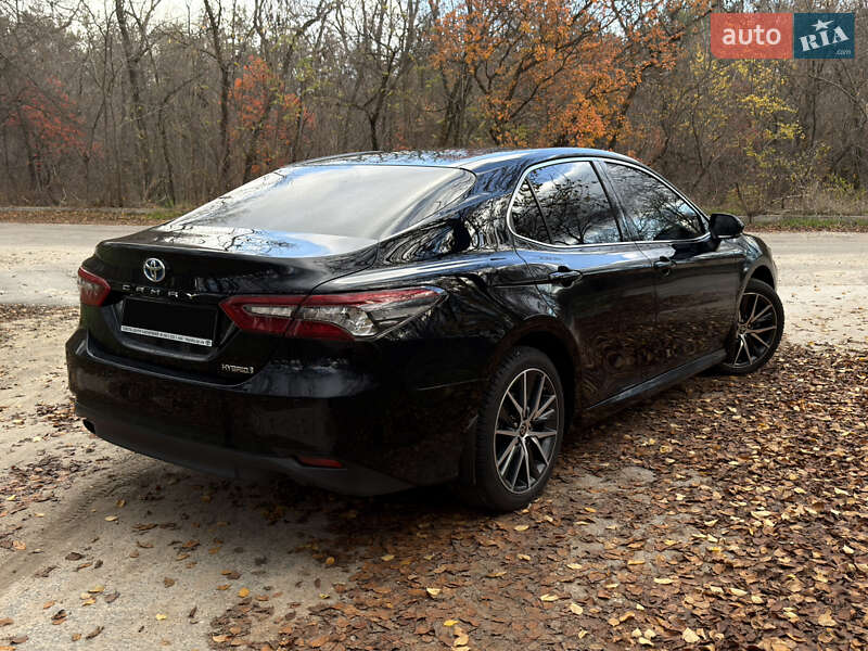 Седан Toyota Camry 2022 в Запорожье