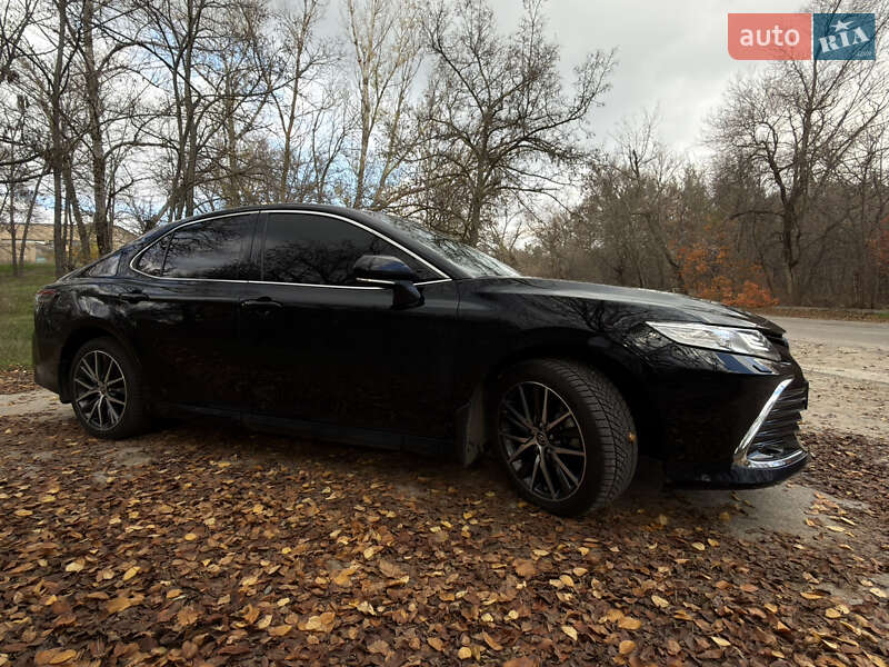 Седан Toyota Camry 2022 в Запорожье
