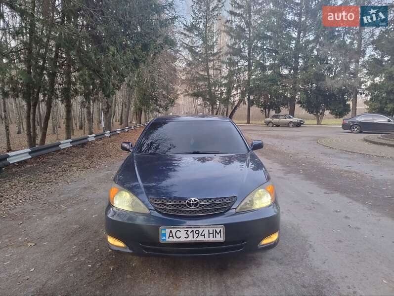 Седан Toyota Camry 2002 в Киеве