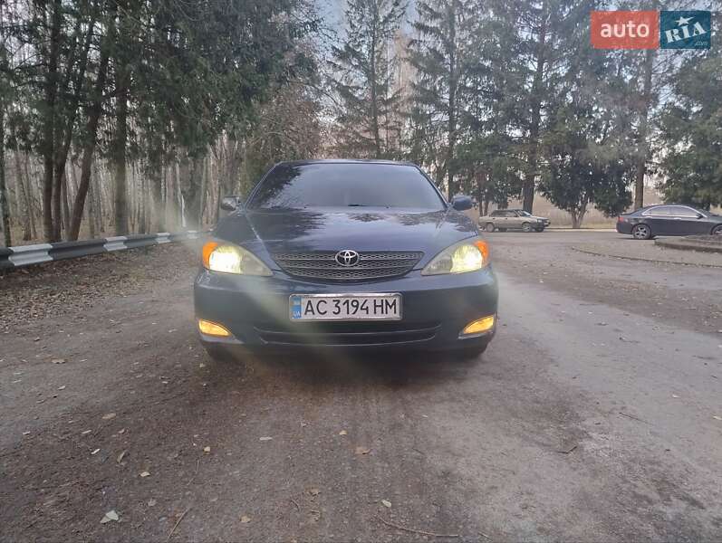 Седан Toyota Camry 2002 в Киеве