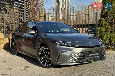 Седан Toyota Camry 2024 в Киеве