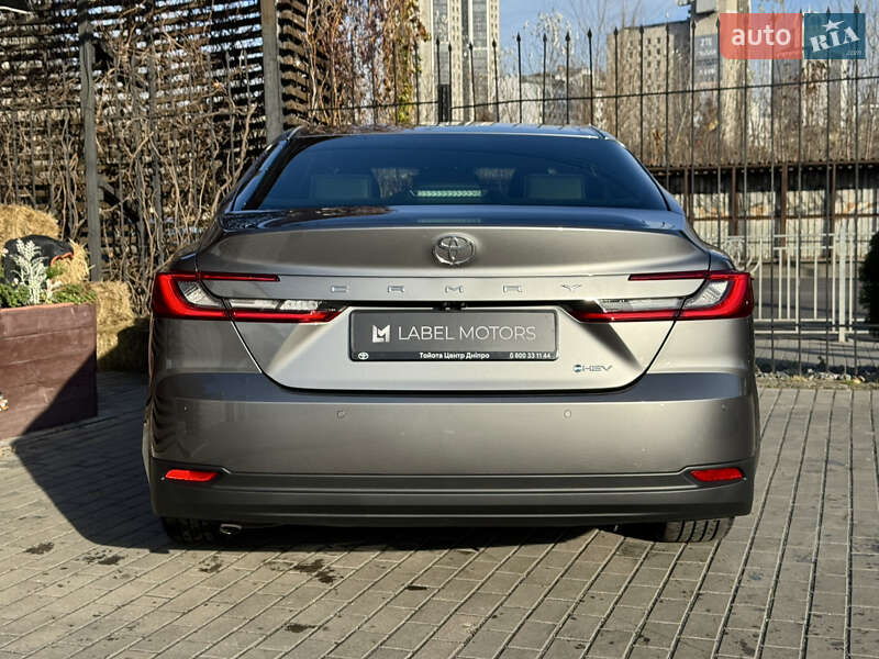 Седан Toyota Camry 2024 в Киеве фото 8 Седан Toyota Camry 2024 в Киеве