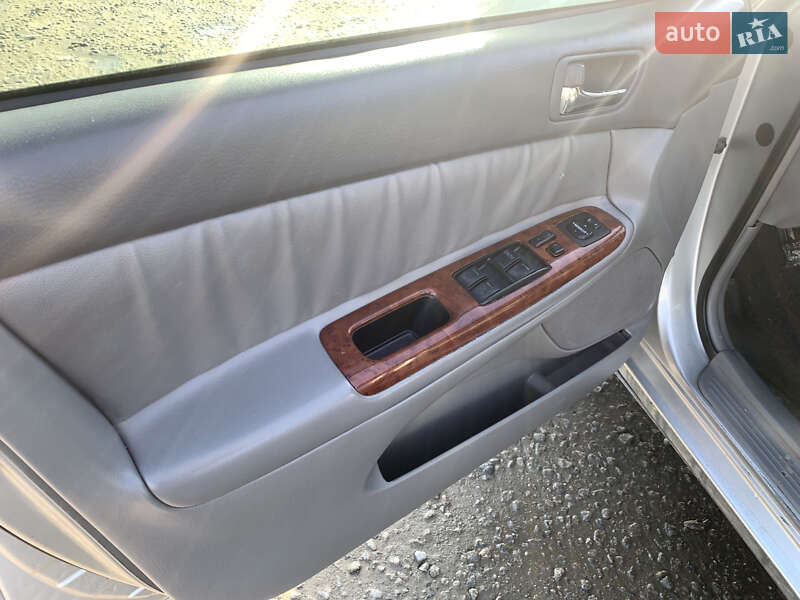 Седан Toyota Camry 2004 в Умани фото 11 Седан Toyota Camry 2004 в Умани