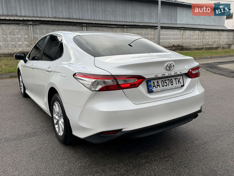 Седан Toyota Camry 2018 в Киеве фото 10 Седан Toyota Camry 2018 в Киеве