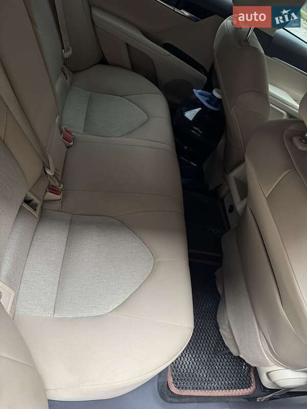 Седан Toyota Camry 2017 в Киеве фото 5 Седан Toyota Camry 2017 в Киеве