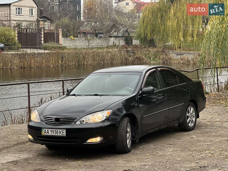Седан Toyota Camry 2005 в Києві