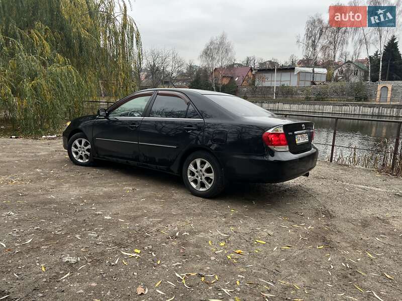 Седан Toyota Camry 2005 в Києві
