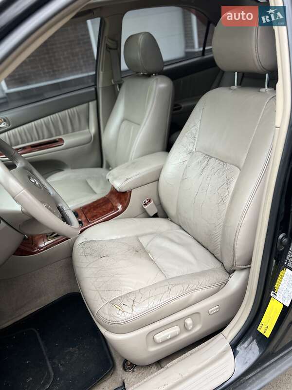 Седан Toyota Camry 2005 в Києві