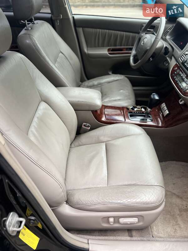 Седан Toyota Camry 2005 в Києві