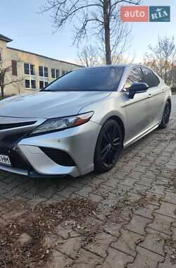 Седан Toyota Camry 2018 в Тернополе