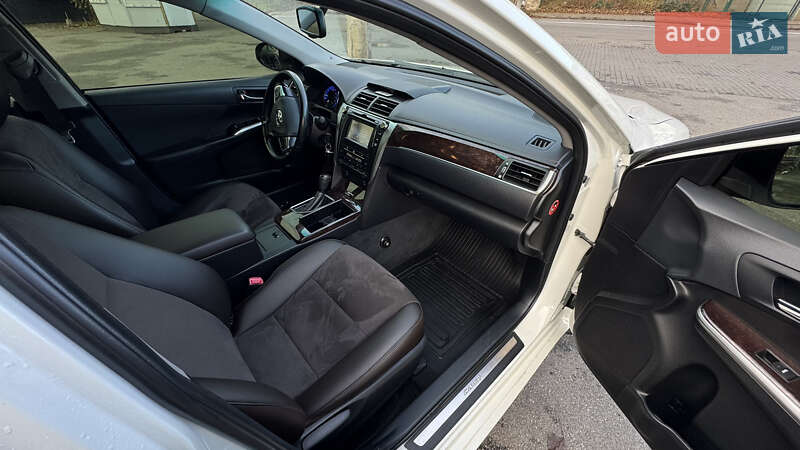 Седан Toyota Camry 2017 в Киеве