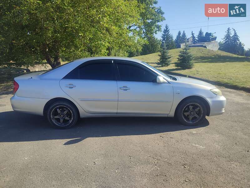 Седан Toyota Camry 2004 в Дубні фото 3 Седан Toyota Camry 2004 в Дубні
