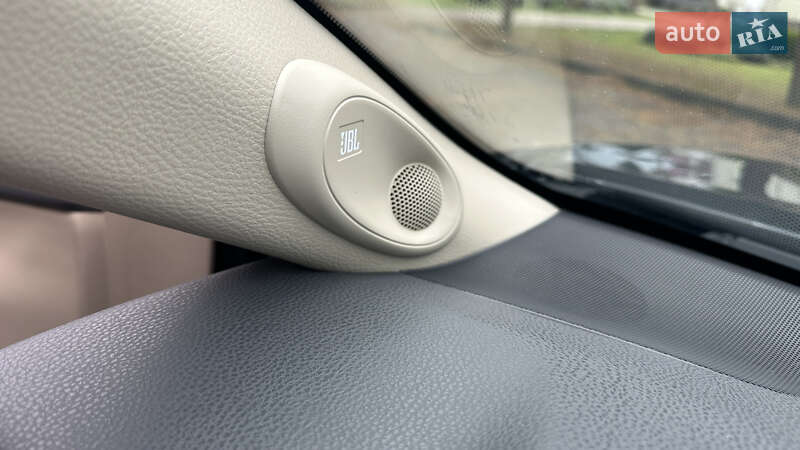 Седан Toyota Camry 2018 в Львове