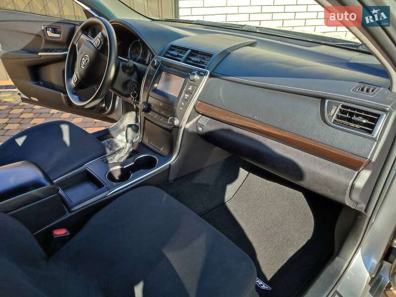 Седан Toyota Camry 2016 в Запоріжжі