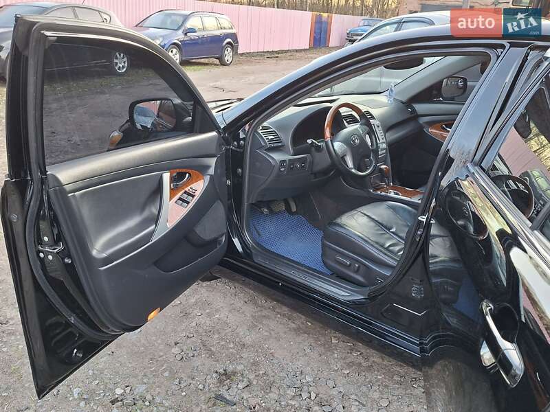 Седан Toyota Camry 2008 в Нежине