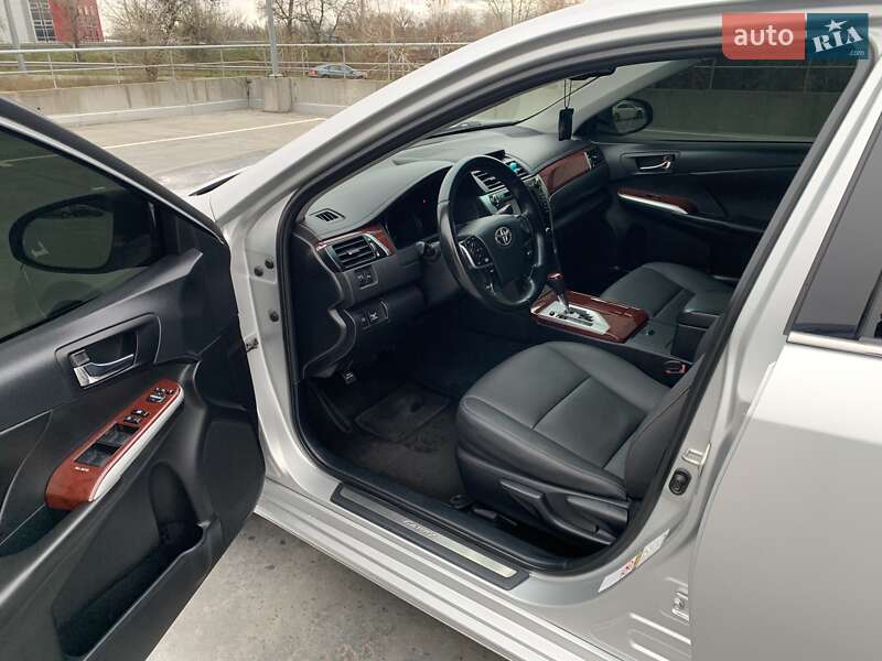 Седан Toyota Camry 2011 в Києві