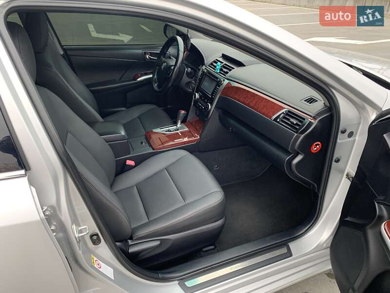 Седан Toyota Camry 2011 в Києві