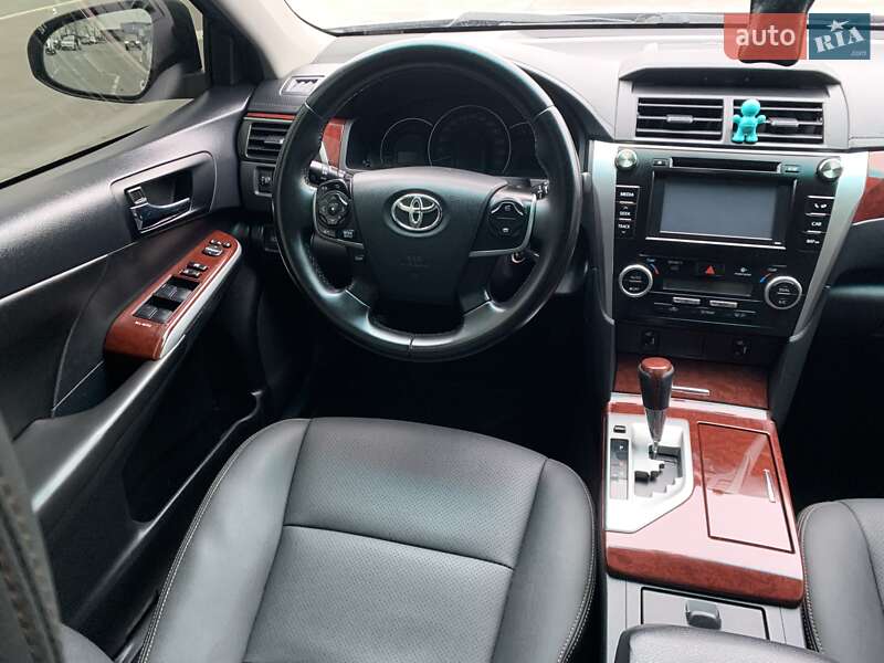 Седан Toyota Camry 2011 в Києві