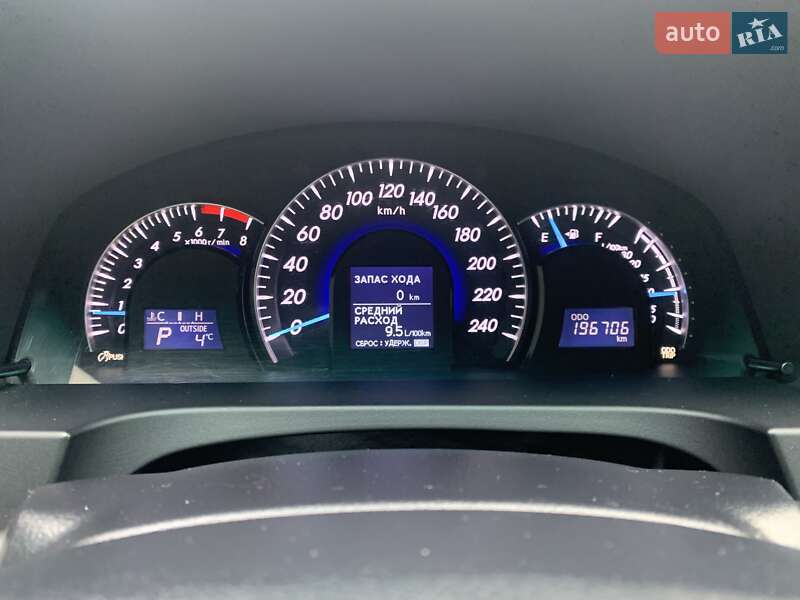 Седан Toyota Camry 2011 в Києві