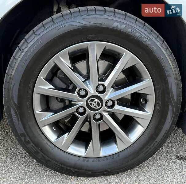 Седан Toyota Camry 2011 в Києві