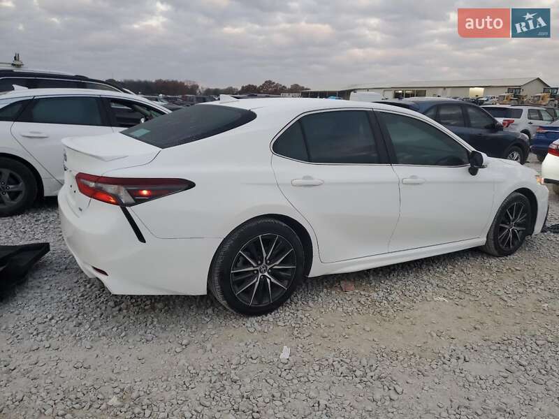 Седан Toyota Camry 2024 в Одессе