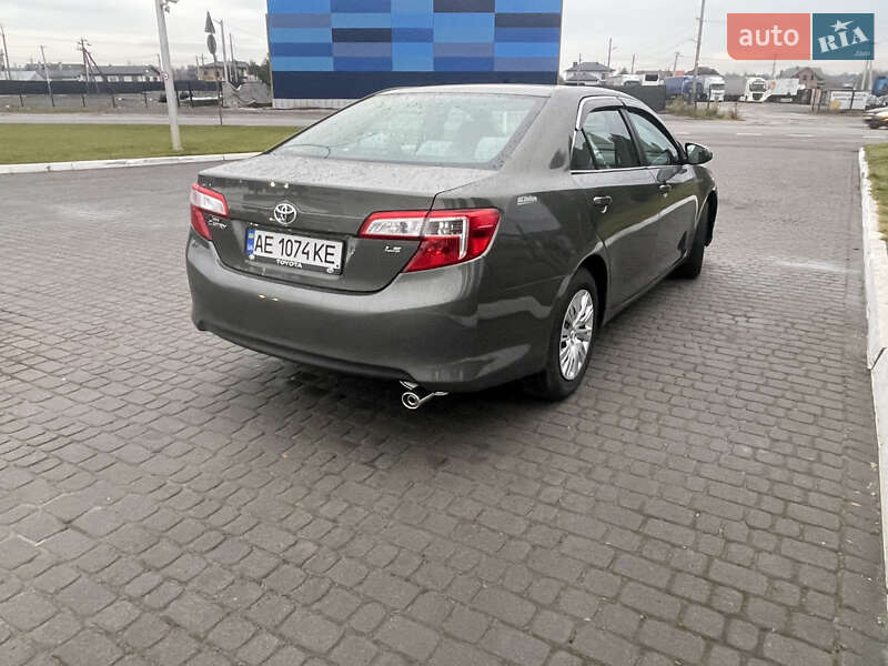 Седан Toyota Camry 2012 в Львове